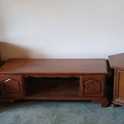 Ethan Allen End table And More