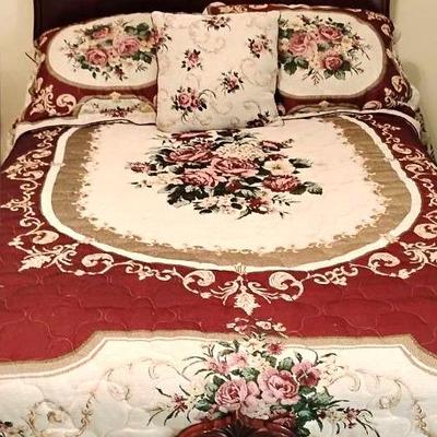 Elegant Floral Coverlet & Pillows (BEDFRAME NOT INCLUDED) 
