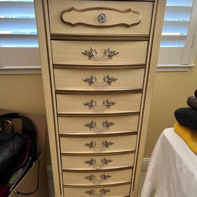 Sale Photo Thumbnail #337