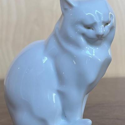 Herend Hungary Hand Painted Porcelain Cat Figurine