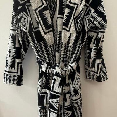 Pendleton Size S-m 100 Percent Cotton Black And White Hooded Robe