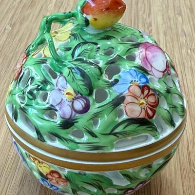 Vintage Herend Hungary Strawberry Finial Small Openwork Ball Bonbonniere Covered Dish