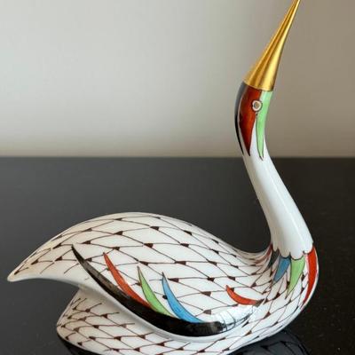 Hollohaza Hungary Hand Painted Porcelain Swan Figurine With Fishnet Pattern