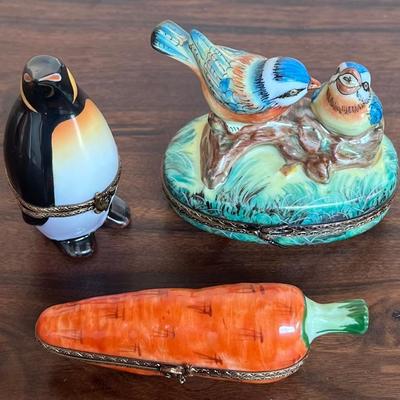 (3) Vintage Limoges France Peint Main Trinket Boxes - Carrot, Penguin, And Birds