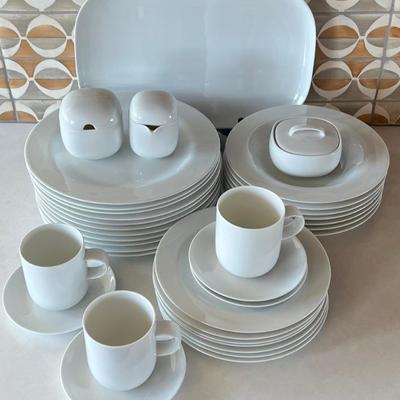 Partial Set Of Rosenthal Studio-linie Germany White Dishware And Serving Pieces