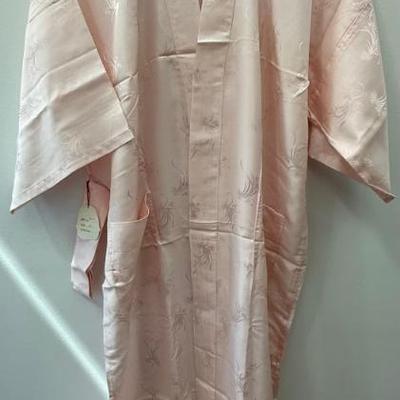 100 Percent Pure Silk Hangzhou China Ladies Size Large Robe New With Tags And Belt