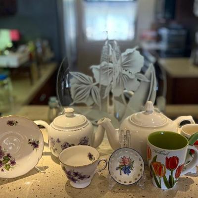 LLS063 Clear Orchid Plate, Decorative Teapots + Cups, Teapot Cozy + Pot Holders
