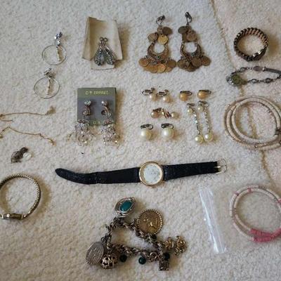 LLS105- Vintage Costume Jewelry Mixed Lot