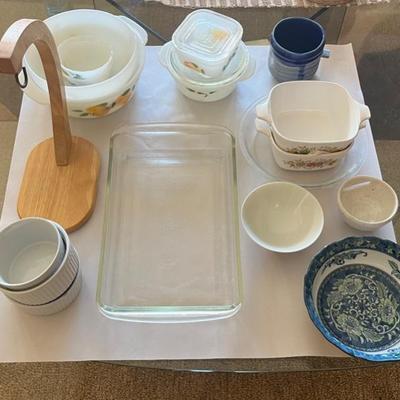 LLS034 Hardwood Banana Stand, Ceramic Serving Bowls, Pyrex Dish, Japanese Porcelain