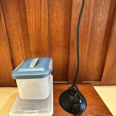 LLS108- Office Lamp, Desk Top Support, Plastic Containers 