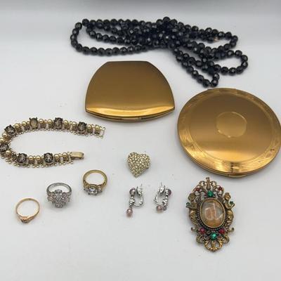 LLS157-Vintage Costume Lot