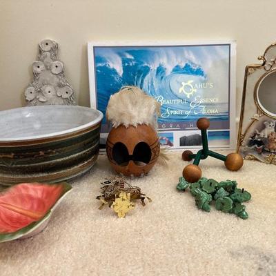 LLS111- Mystery Lot Of Hawaii Items, Porcelain Cat Clock, Head Massager And More