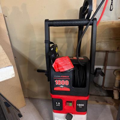Clean Force 1800 Pressure Washer