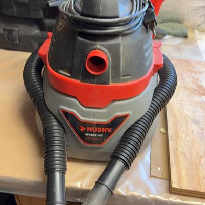 Husky HV02000 Wet/Dry Vac