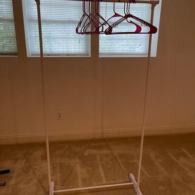 Garment Rack w/hangers