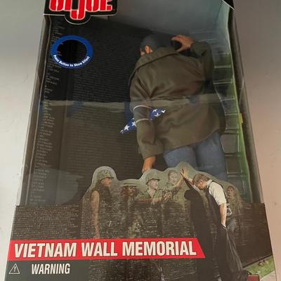 GI JOE Vietnam Wall Memorial With Action Figure 