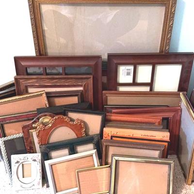 Large Picture Frame Grouping (32)