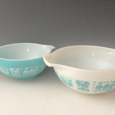 Vintage Pyrex Mixing Bowls 