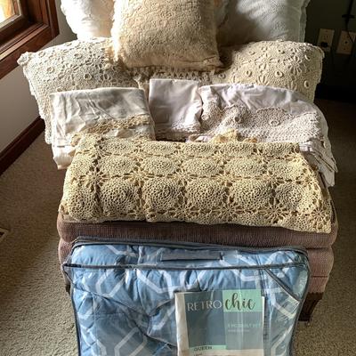 Variety Of Vintage Crocheted Double Bed Size Linens, Plus “Retro Chic” Blue Comforter 