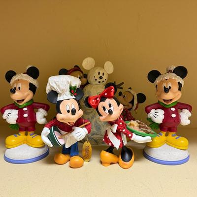 Disney Holiday Spirit