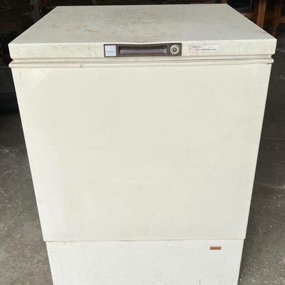 Kenmore Chest Freezer – Vintage Heavy Duty Model