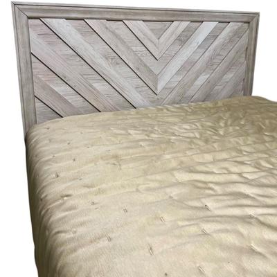 Light Gray Queen Size Bedframe With Storage Ottoman