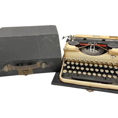 Vintage Royal Typewriter Co Portable Typewriter