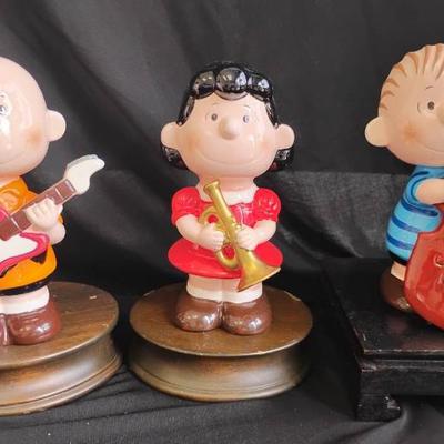 Sh447 charlie brown friends band
