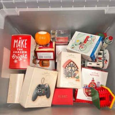 Sh340a hallmark mystery ornaments 3