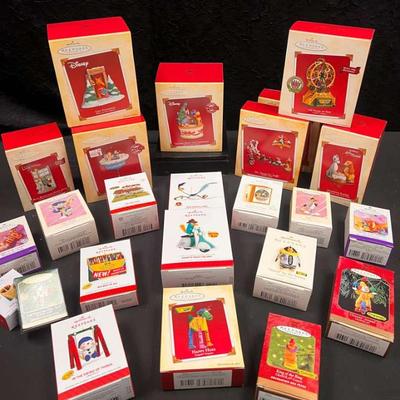 Sh339 keepsake ornaments looney tunes pooh and more