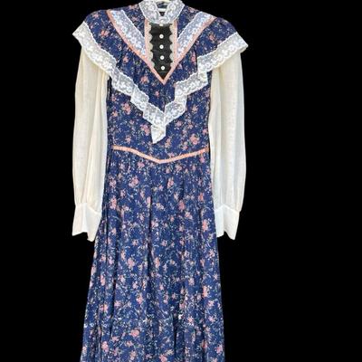 Vintage Gunne Sax Dress With Lace Trim