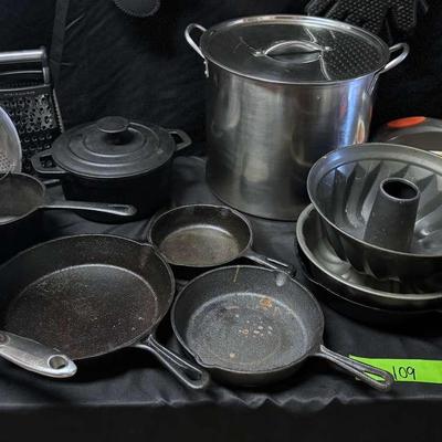 Lot 109: Cast Iron Pots&Pans, Stock Pots, Bakeware