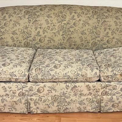 Lot 300: Floral Sleeper Sofa – Vintage Style with Pull-Out Bed