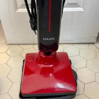 Lot 181:  HAAN VersaSteam Pro SS-25Z, a 1200W household steam cleaner.