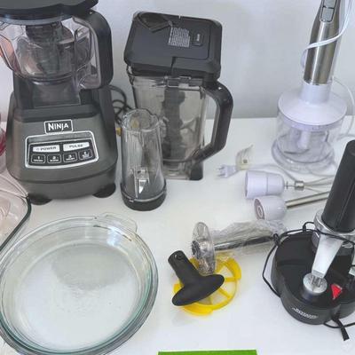 Lot : 118 Professional Ninja Food Processor, Mooka Immersion Blender, Electric Corkscrew