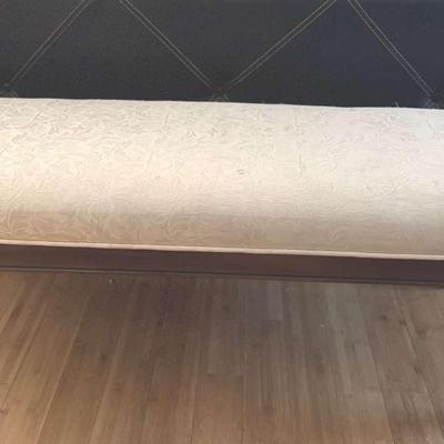 Lot 161: Bench (48x18x19)