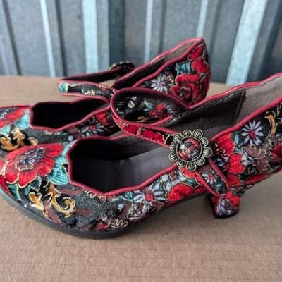 Sale Photo Thumbnail #153