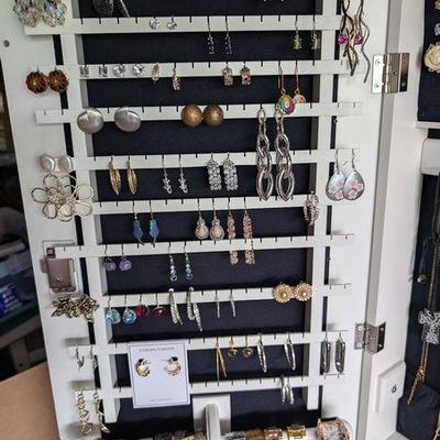 Sale Photo Thumbnail #114