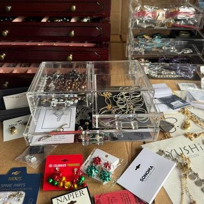 Sale Photo Thumbnail #255