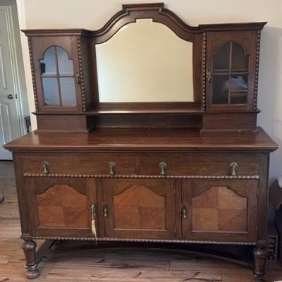 T Justice & Sons Buffet With Mirrored Hutch