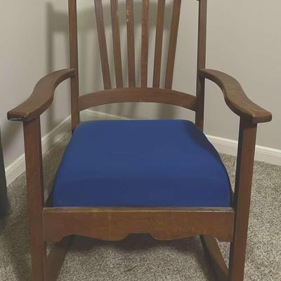 Vintage Rocking Chair 