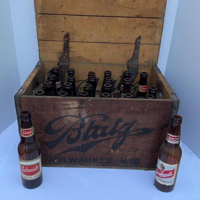 Blatz Wooden Box W/20 Leinenkugels And 4 Schmidt Beer Bottles
