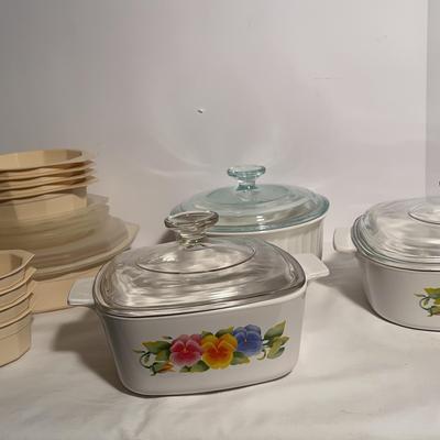 Vintage Casserole Dishes & Microwaveable Tupperware