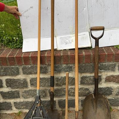 Lawn & Garden Tools Lot 2