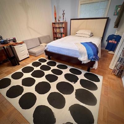 Queen bed