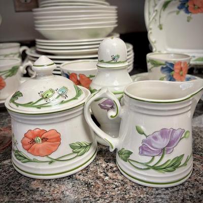 Villeroy & Boch "Amapola" china set