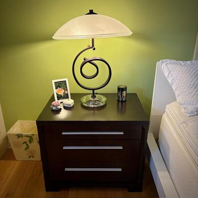 Matching modern bedroom set - 2 nightstands, bureau, dresser, wall mirror
