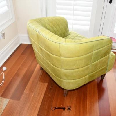 032 living room