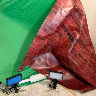 Backgrounds And Lighting For Zoom Calls And Tiktok Videos