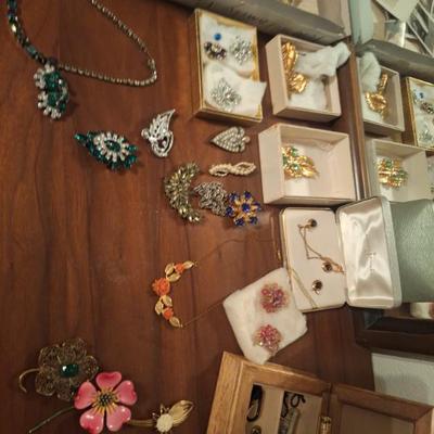 Sale Photo Thumbnail #15